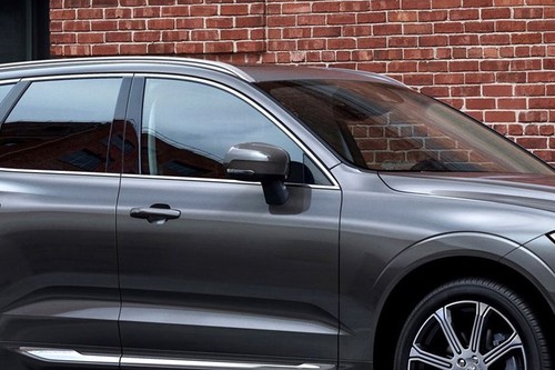 Volvo XC60 (2022-2022) Drivers Side Mirror Front Angle