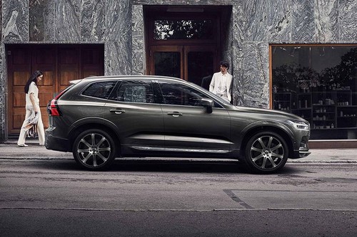 Volvo XC60 (2022-2022) Drivers Sideview