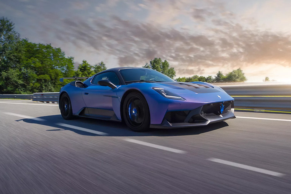 Maserati GT2 Stradale Front Medium View