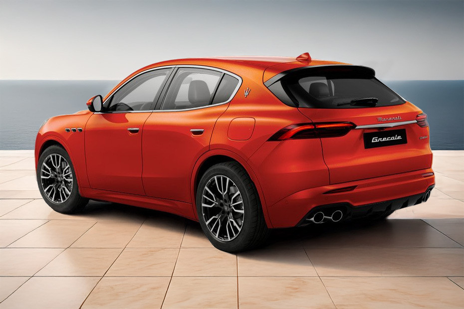 Rear Cross Side View of Maserati Grecale