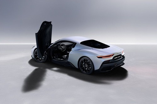 Rear Cross Side View of Maserati MC20