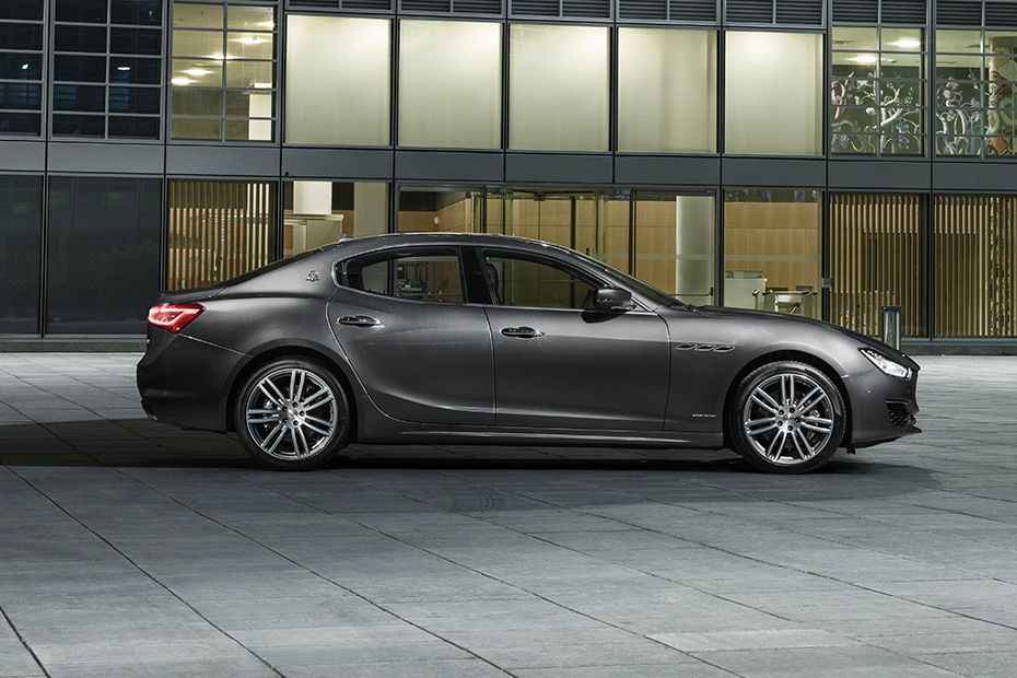 Maserati Ghibli (2014-2022) Drivers Sideview