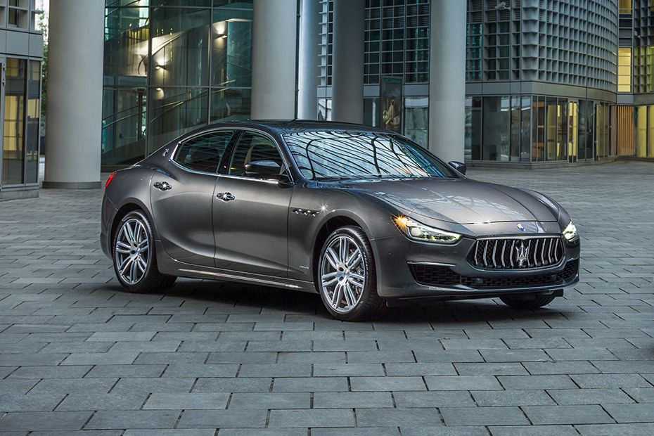 Maserati Ghibli (2014-2022) Front Cross Side View