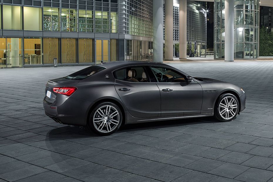 Ghibli (2014-2022) Rear angle view