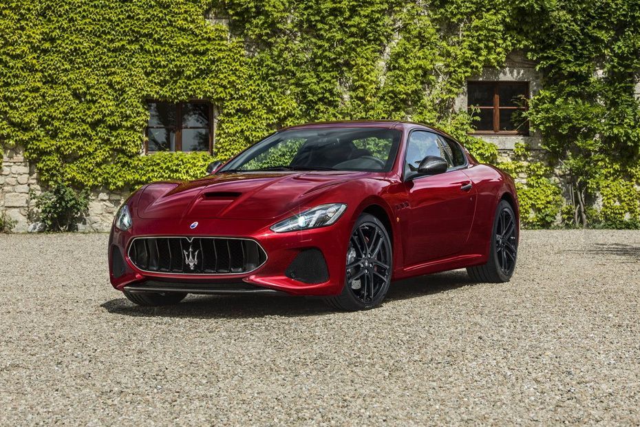 GranTurismo (2012-2021) Front angle low view