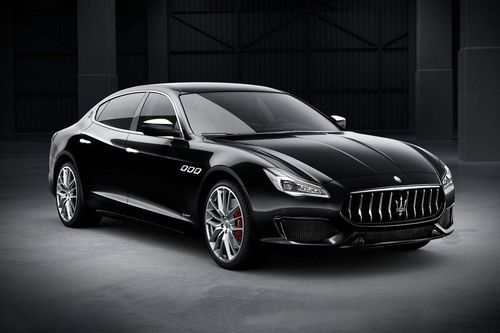 Maserati Quattroporte Front Cross Side View