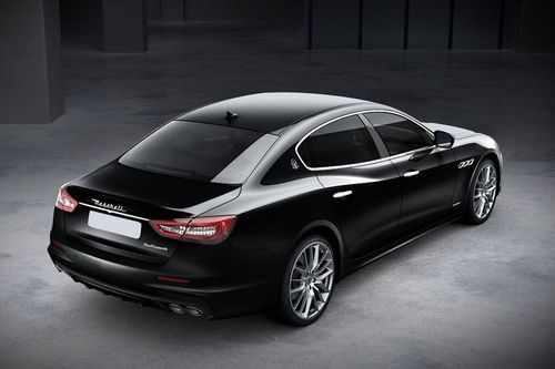 Quattroporte Rear angle view