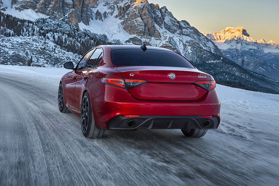 Rear Cross Side View of Alfa Romeo Giulia