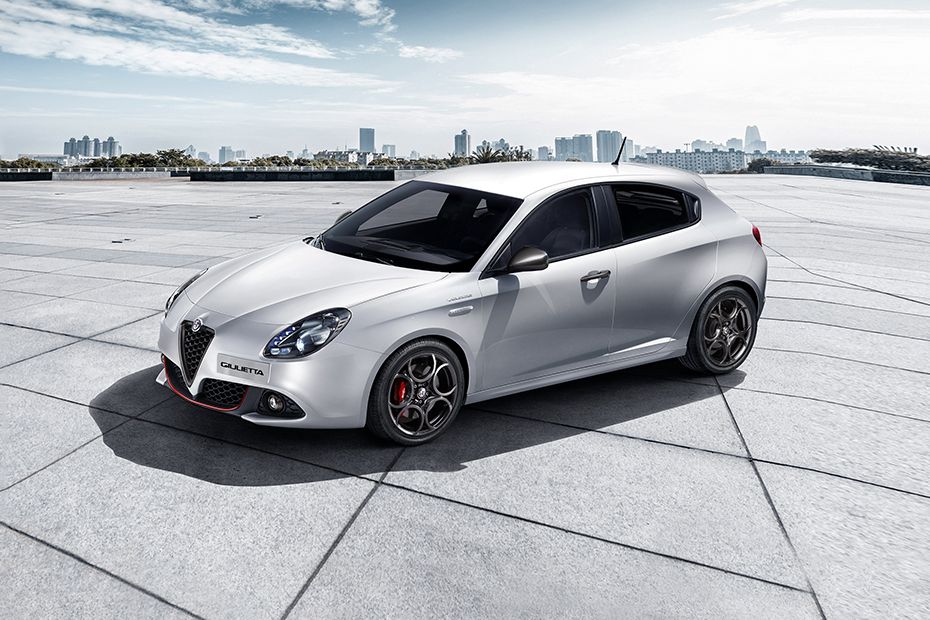 Alfa Romeo Giulietta Side Medium View