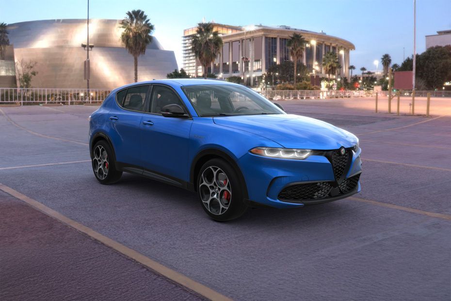 Alfa Romeo Tonale Front Medium View