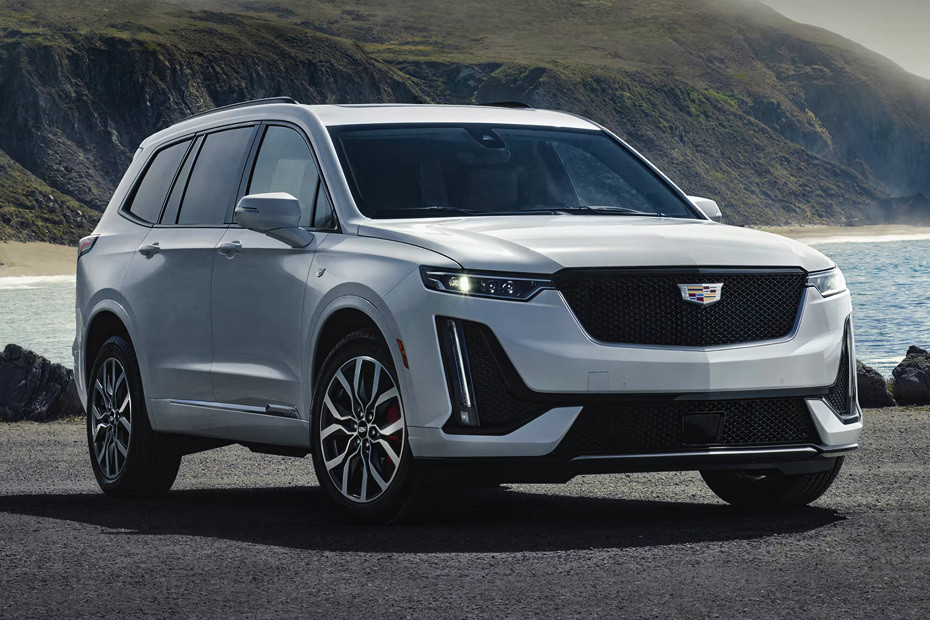 Cadillac XT6 Front Cross Side View