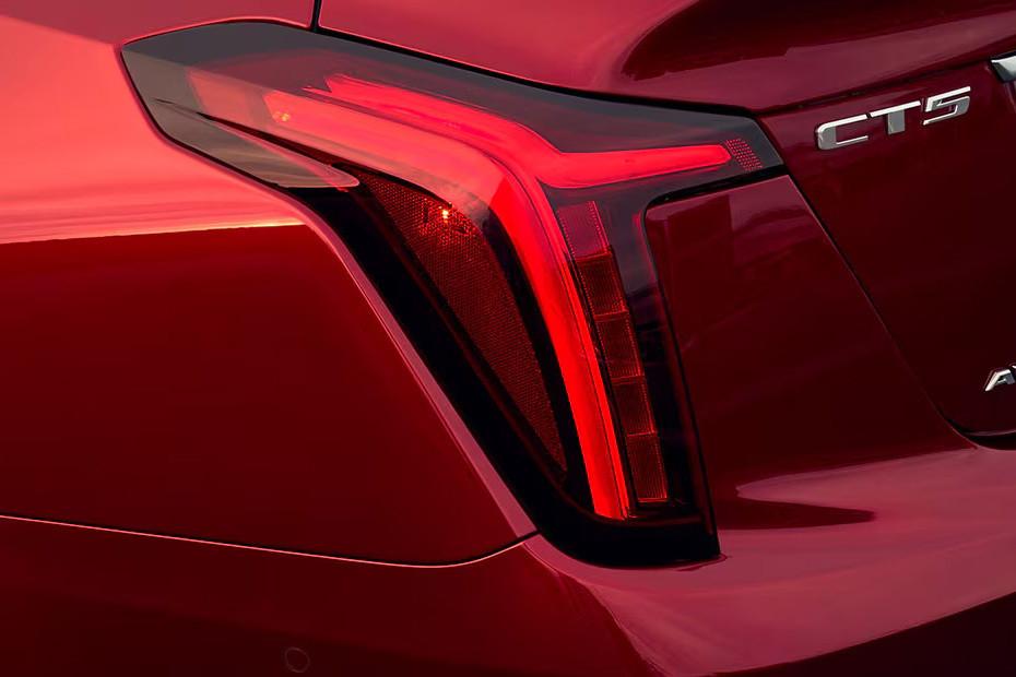 CT5 Tail light