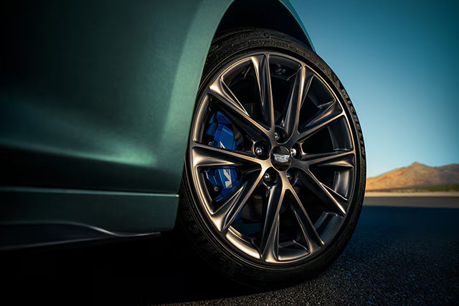 CT5 V Wheel