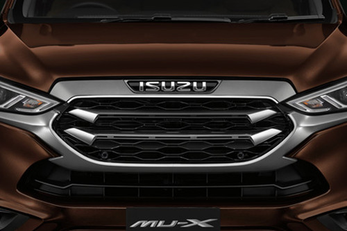 Isuzu Mu x Drivers Side Mirror Front Angle