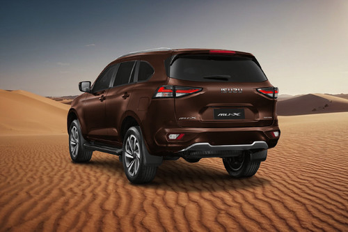 Rear Medium View of Isuzu Mu x