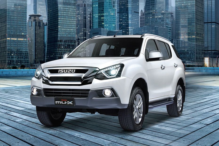 Mu-X (2020-2023) Front angle low view