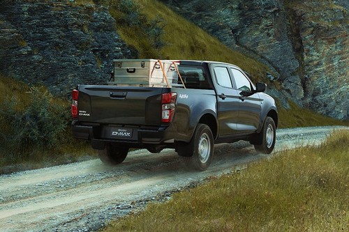 Rear Medium View of Isuzu D-Max