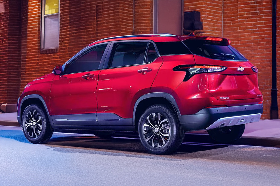 Rear Cross Side View of Chevrolet Groove (2022-2024)