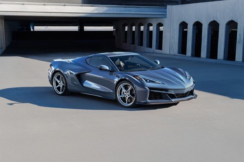 Chevrolet CORVETTE E-RAY Front Medium View