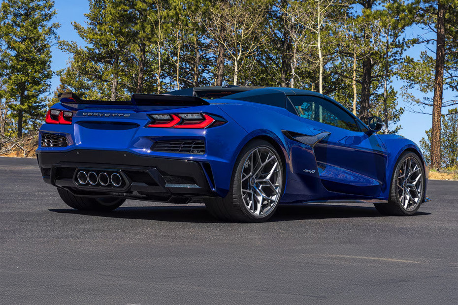 CORVETTE ZR1 Rear angle view
