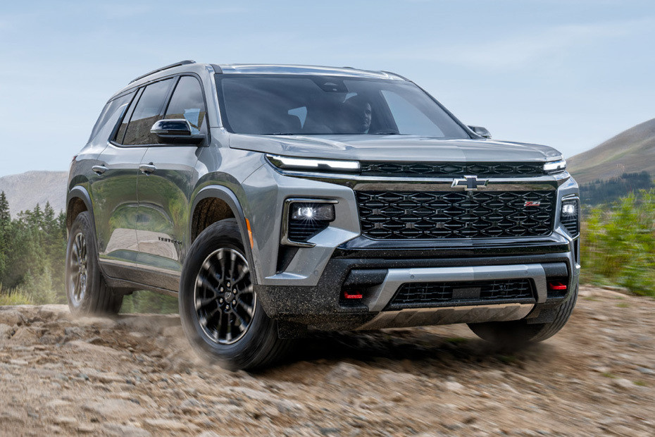 Traverse Medium Angle Front View