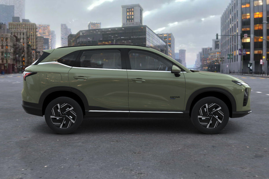 Captiva Phev Medium Angle Front View