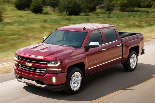 Silverado (2022-2024) Front angle low view