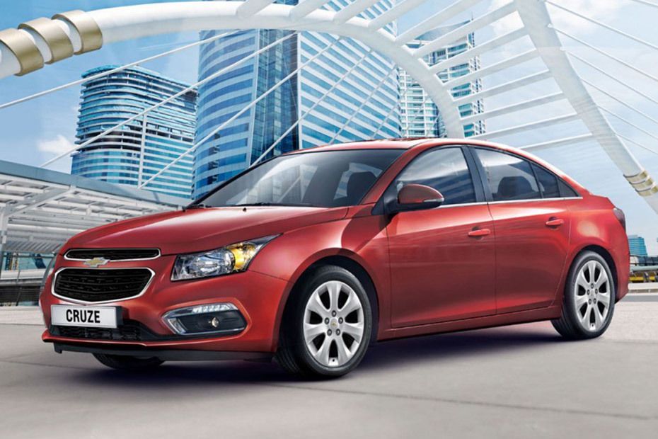 Cruze (2012-2013) Front angle low view