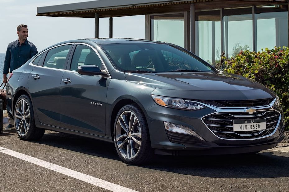 Chevrolet Malibu Front Cross Side View