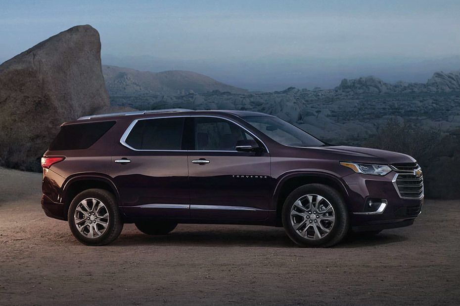 Chevrolet Traverse (2012-2021) Front Cross Side View