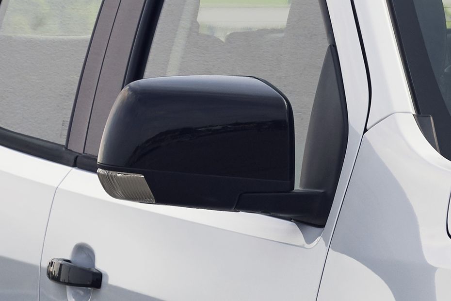 Chevrolet Trailblazer Drivers Side Mirror Front Angle