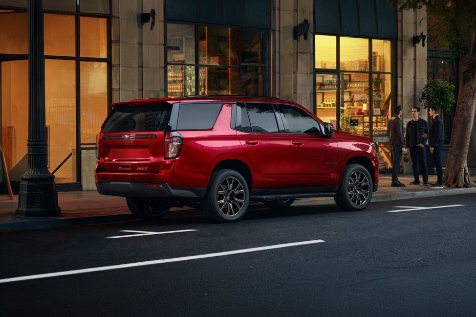 Tahoe (2022-2024) Rear Medium Side View