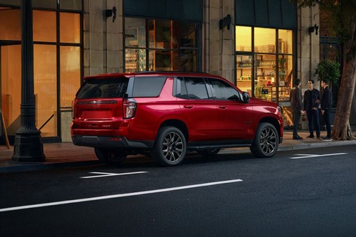 Tahoe (2022-2024) Rear Medium Side View