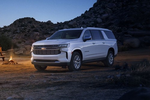 Chevrolet Suburban (2022-2024) Front Medium View
