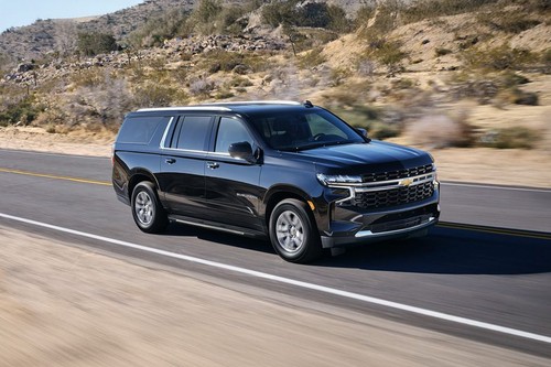 Chevrolet Suburban (2022-2024) Front Side View