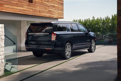 Rear Medium View of Chevrolet Suburban (2022-2024)