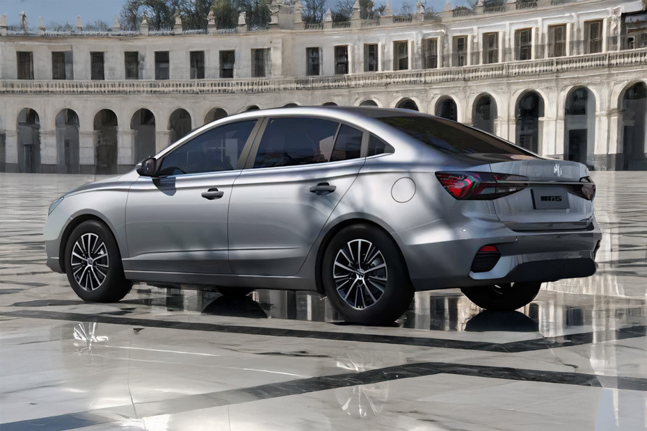 Rear Cross Side View of MG 5
