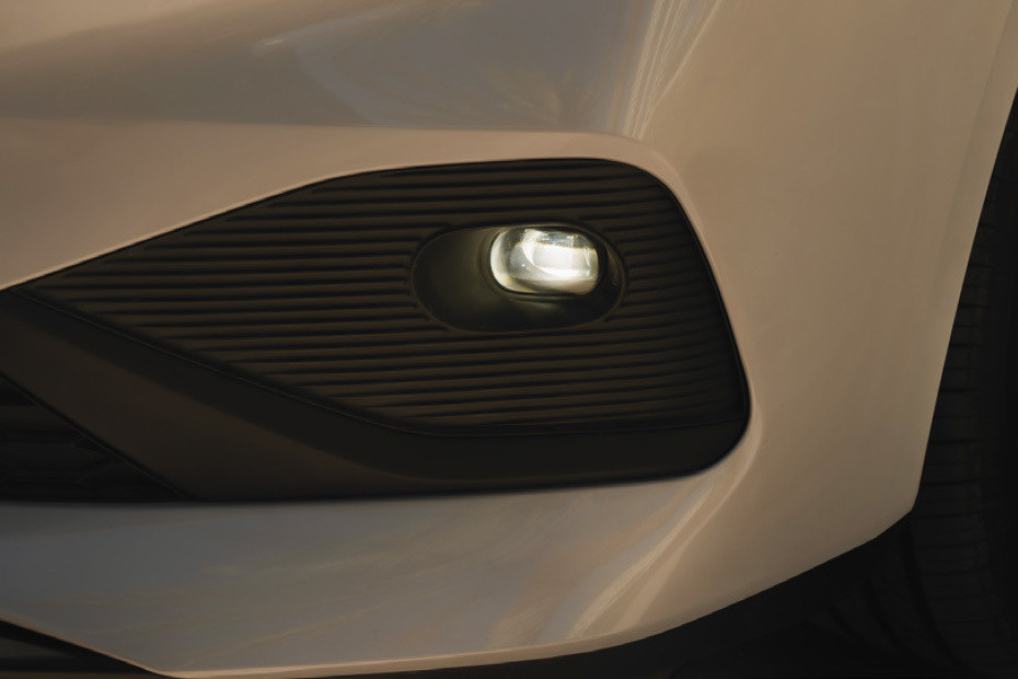 8 PHEV Front Fog Lamp