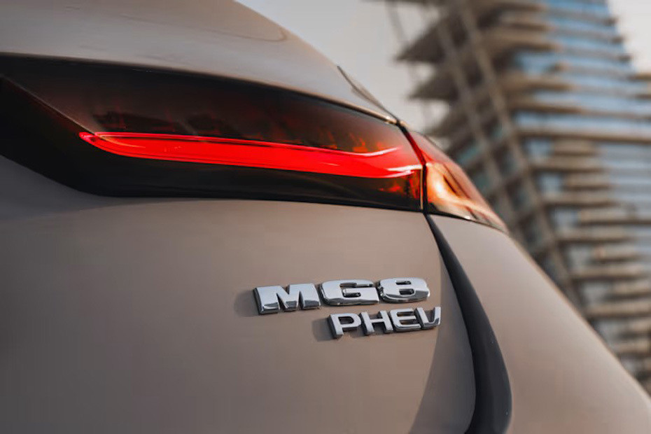 8 PHEV Tail light