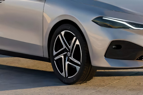 8 PHEV Wheel