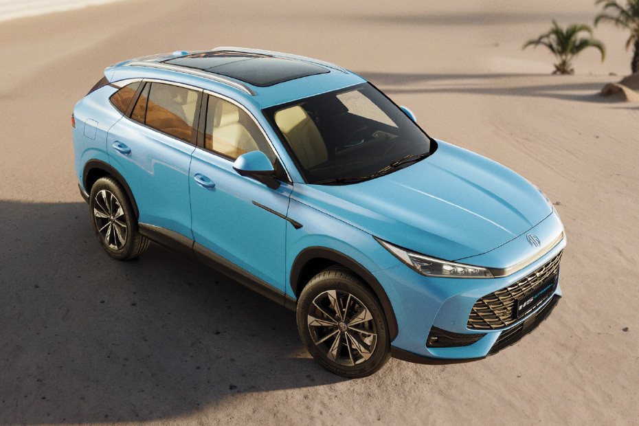 MG HS  Hybrid Front Cross Side View