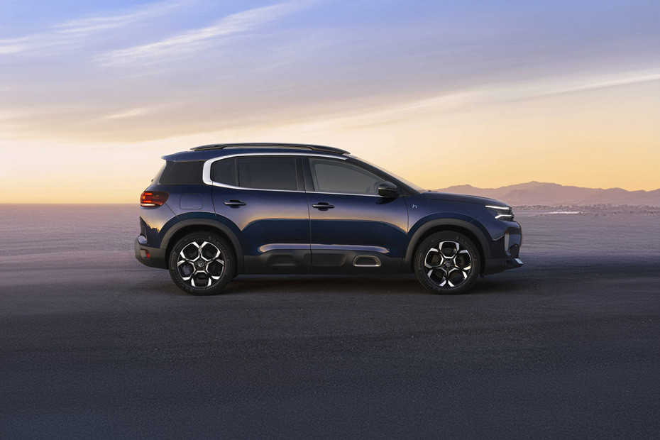 C5 Aircross Medium Angle Front View