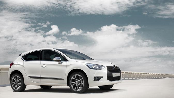 DS 4 Side view