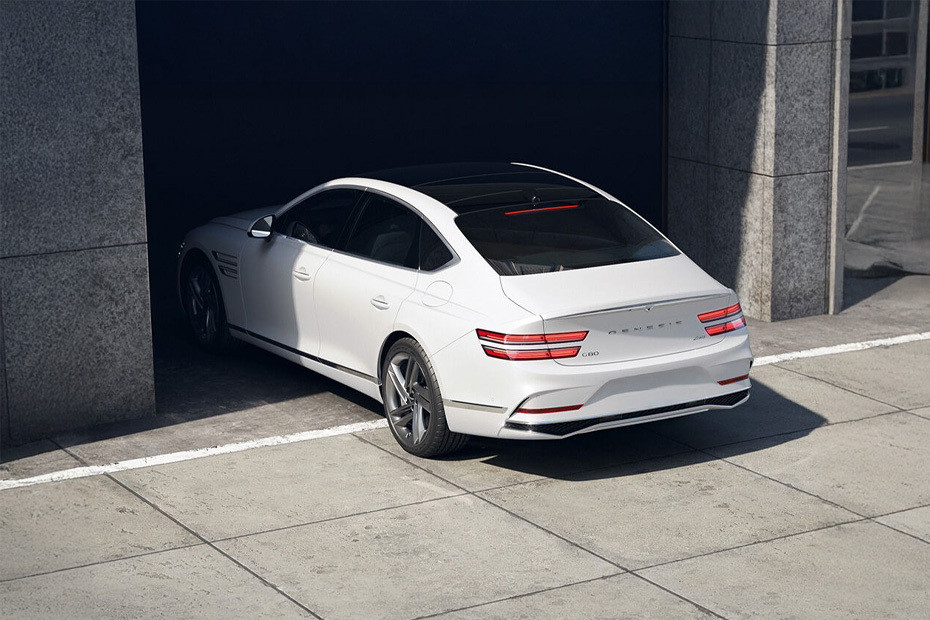 Rear Cross Side View of Genesis G80