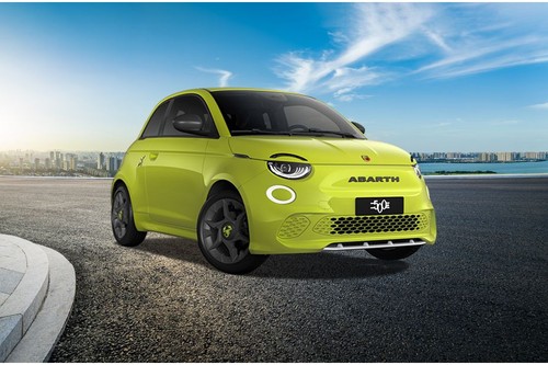 Abarth 500E Front Medium View