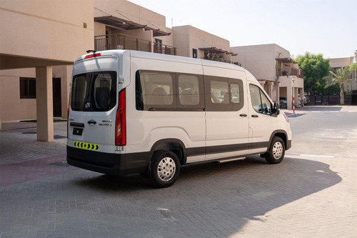 V90 Rear Medium Side View