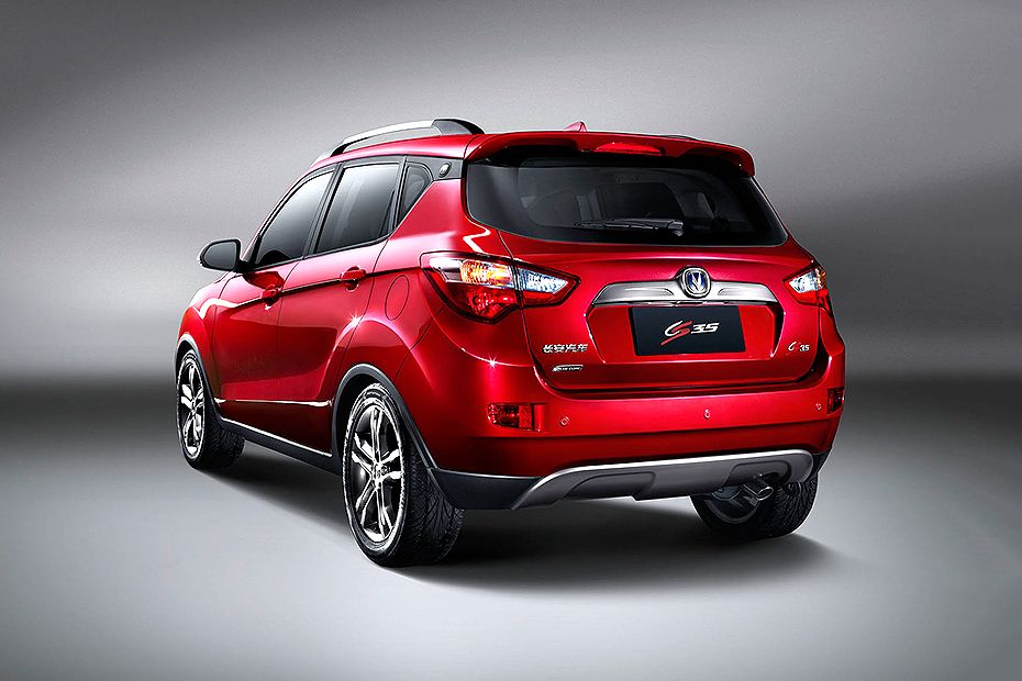 Rear Medium View of Changan CS35