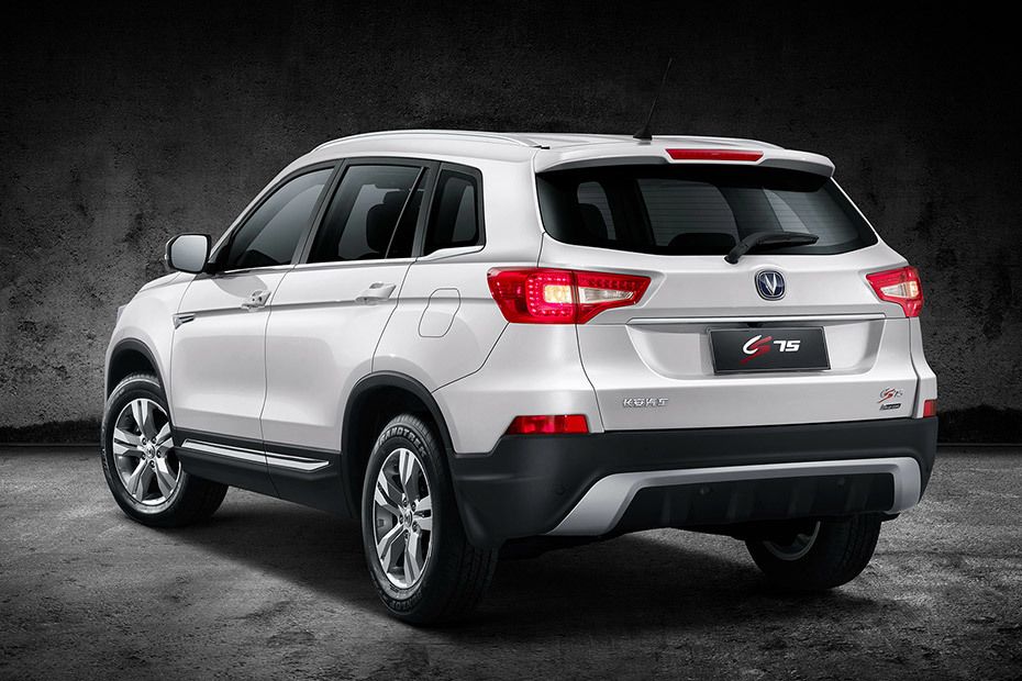 Rear Cross Side View of Changan CS75