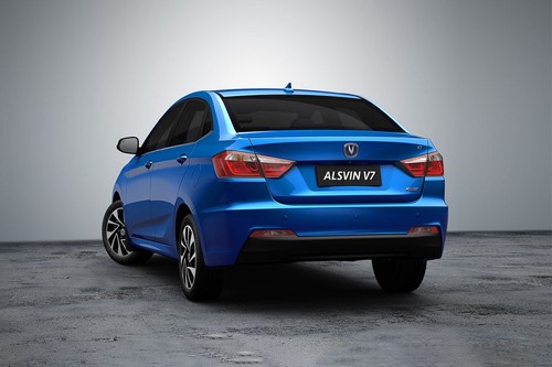 Rear Cross Side View of Changan ALSVIN V7