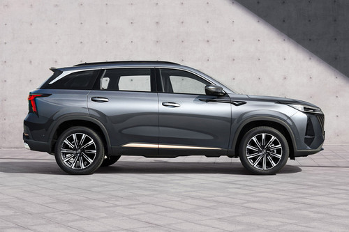 CS75 Plus Medium Angle Front View